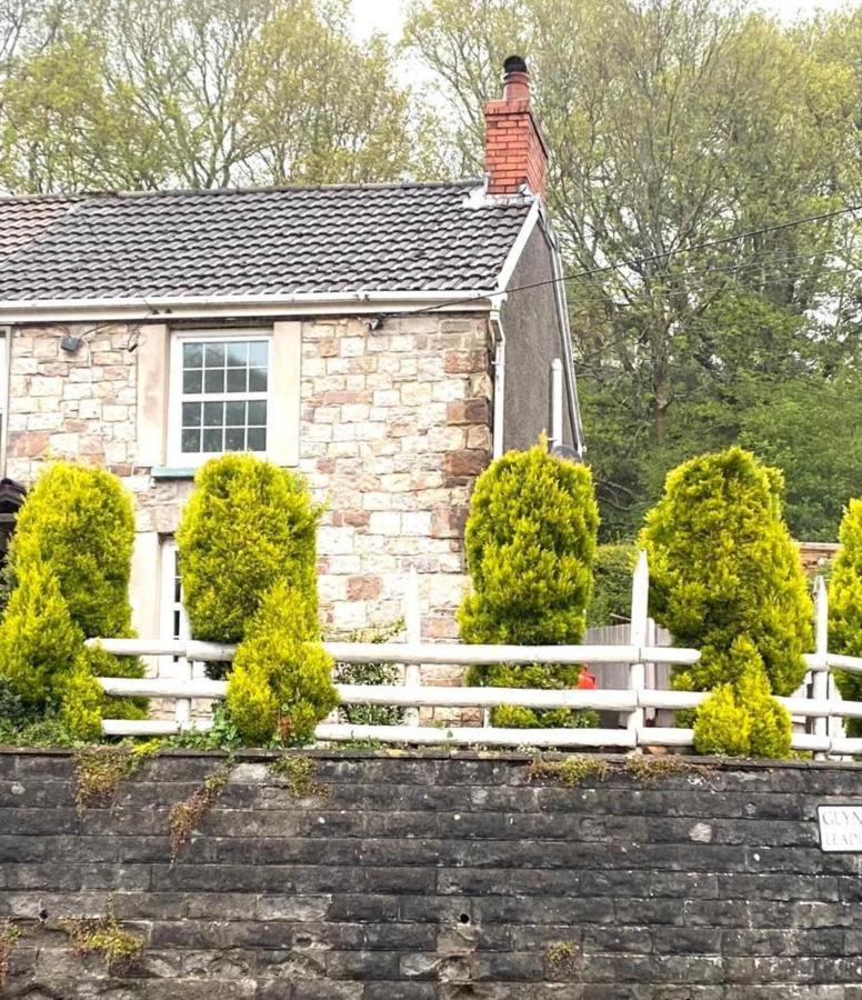 2-Bed Cottage In In Welsh Valley Nr Свонсі Екстер'єр фото